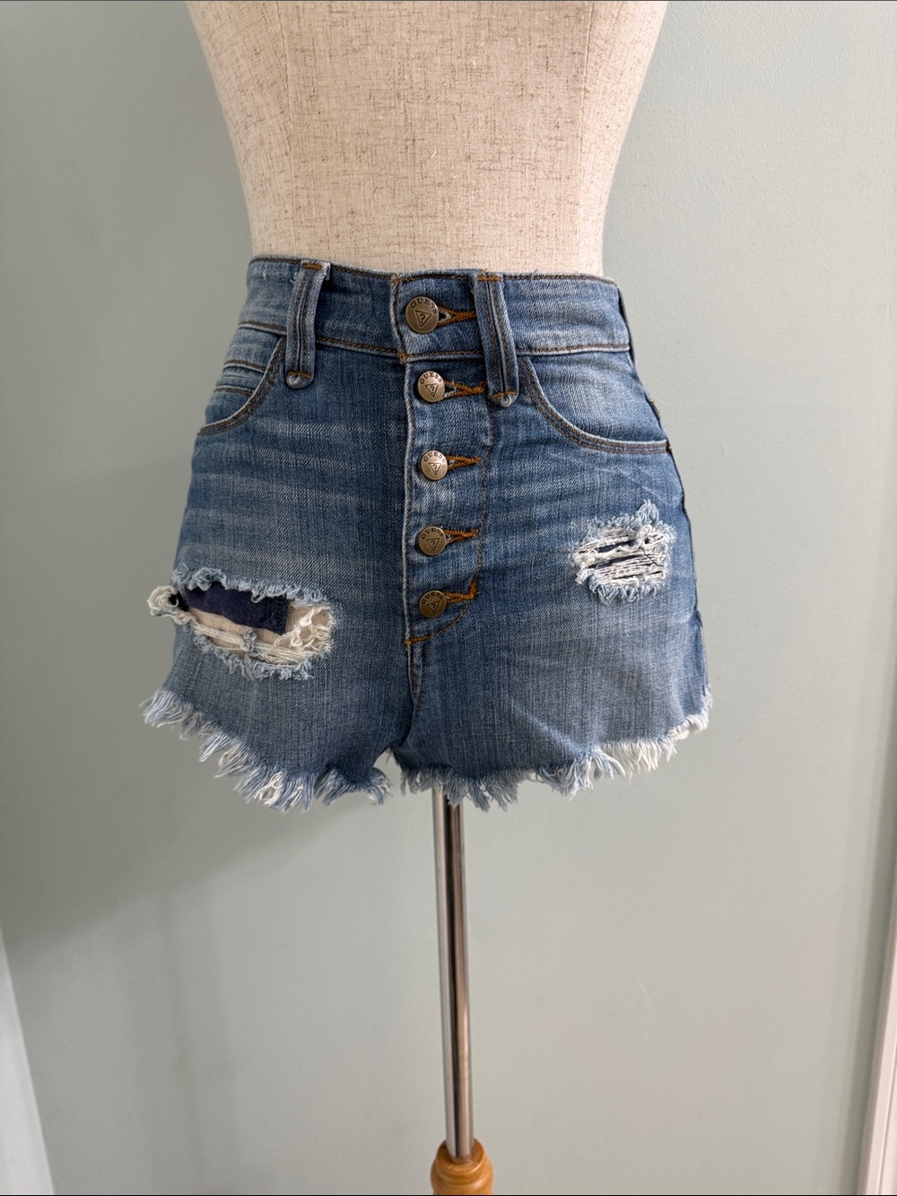 Y2K Era Guess Denim Jean Cut Off Shorts 24